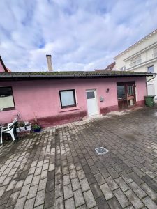 Innenhof nach erfolgter Entrümpelung