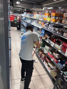 Reinigungsarbeiten in einem Gewerbeobjekt in Karlsruhe