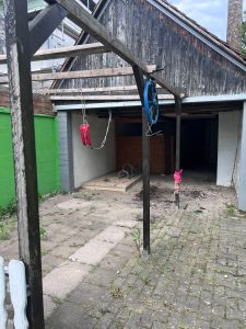 Gereinigter Innenhof nach Entrümpelung